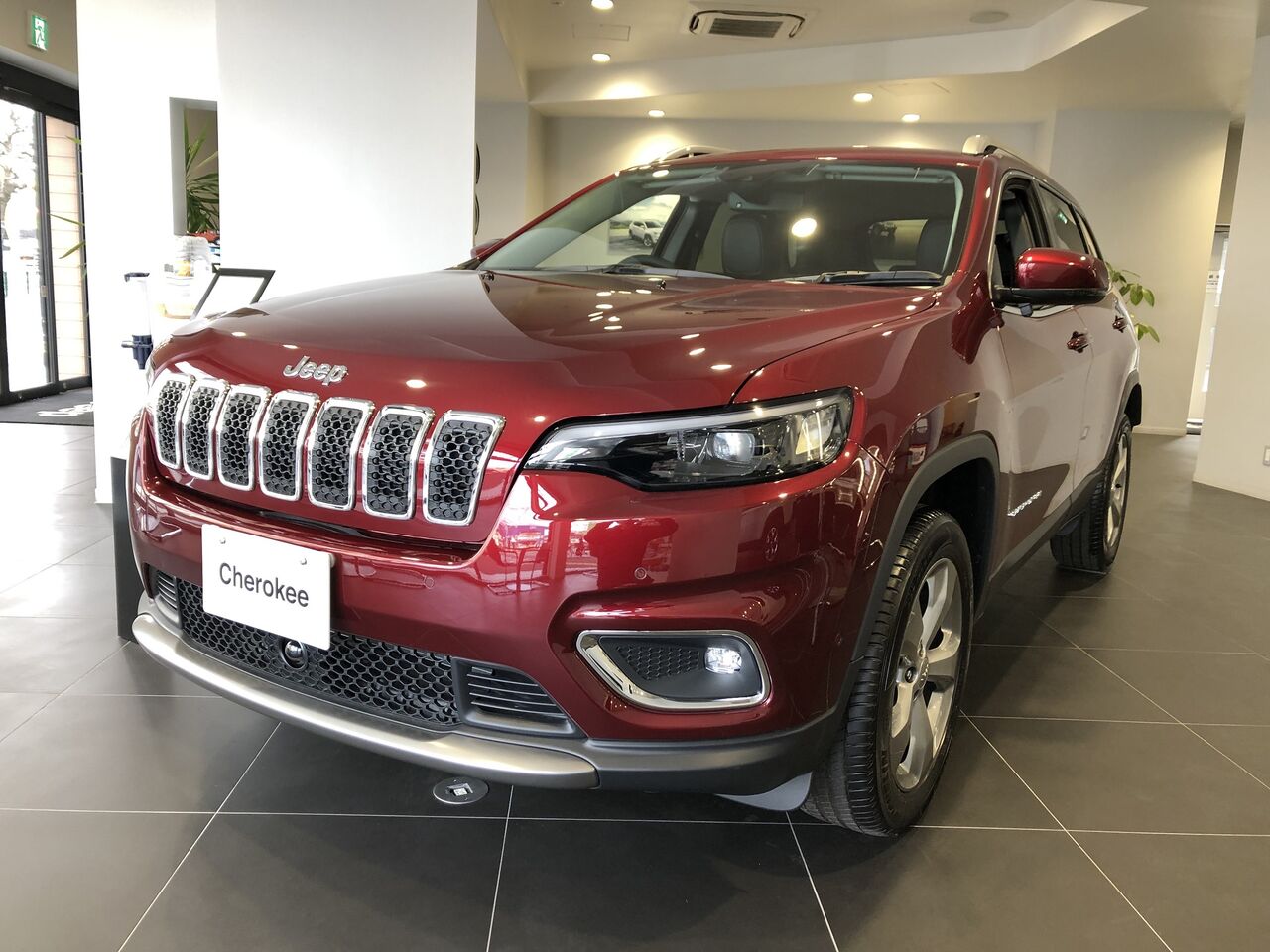ドライブまとめチェロキー族「ジープよ、車の名前に『チェロキー』を使うな」コメントコメントする