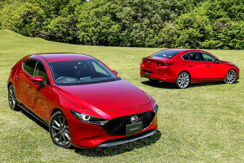 MAZDA3_043
