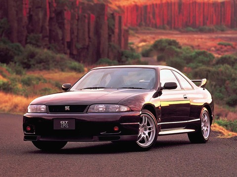 NISSAN-Skyline-GT-R-R33-4038_11