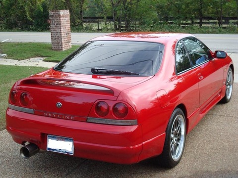 1993_Nissan_Skyline_rear1