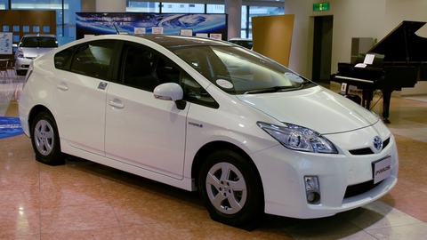 2009_Toyota_Prius_01