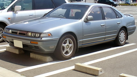 Nissan_Cefiro_1988