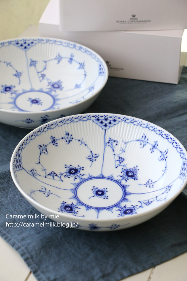 ロイヤルコペンハーゲン バックスタンプから年代・デンマーク製とタイ