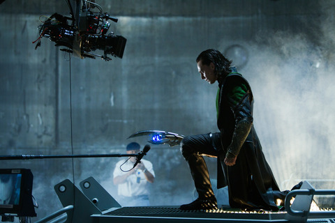 Tom-Hiddleston-Loki-The-Avengers-movie-image-2