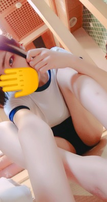 9827