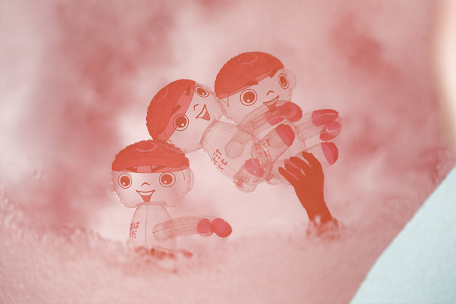 カープ坊やのビニール人形_08