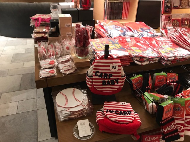 広島蔦屋書店_広島カープ_ウィンドウペイント_12