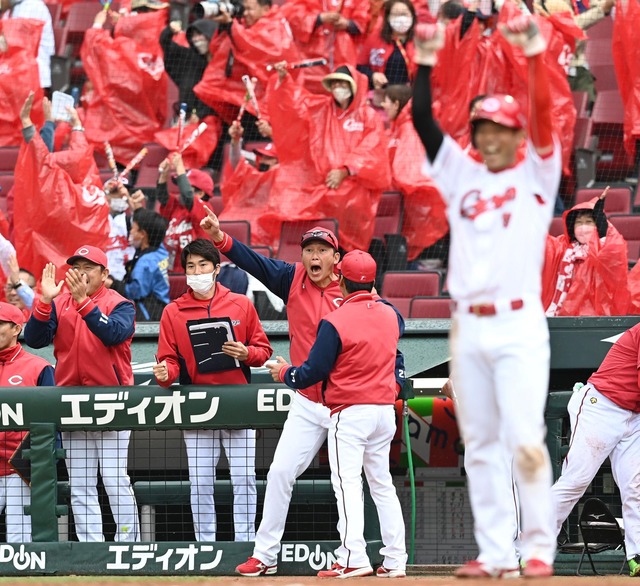 カープ田中広輔グランドスラム！坂倉2号！秋山猛打賞！マク2犠飛！栗林5連続セーブ！玉村初回5失点から大逆転勝利！ヤクルト戦3連勝！【広島7-5ヤクルト/試合結果】