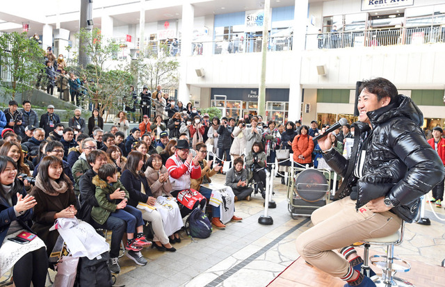 内川聖一が鈴木誠也と上林誠知の内川塾卒業を喜ぶ