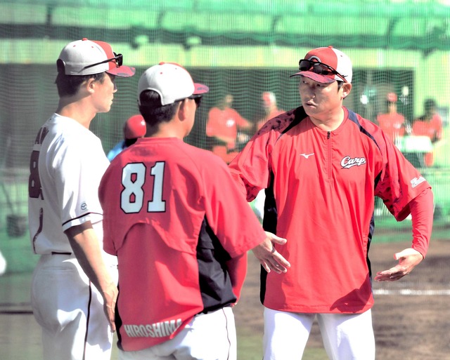 カープ新井監督×良太打撃コーチ『兄弟タッグ』の1軍首脳陣