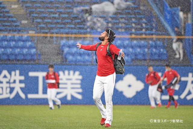 広島コルニエル、大雨＆雹に大喜び！「かわいい」と好感度UP2