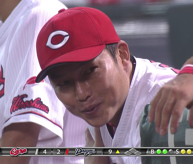 新井さん不敵な笑い