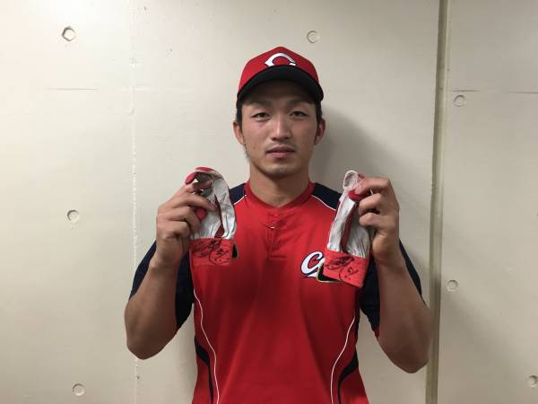 鈴木誠也チャリティーオークションB_01