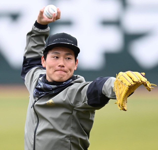 東京五輪の守護神・カープ栗林がWBCでも世界一目指す「誠也さんと同じユニホーム、着られてうれしい」