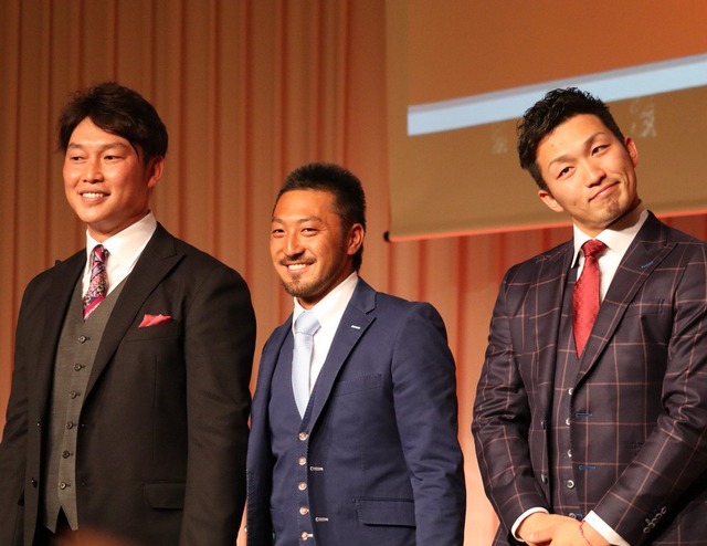 新井貴浩菊池涼介鈴木誠也ディナーショー_08