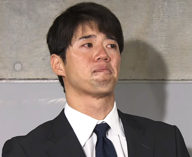 カープ宇草孔基_戦力外通告_涙止まらず