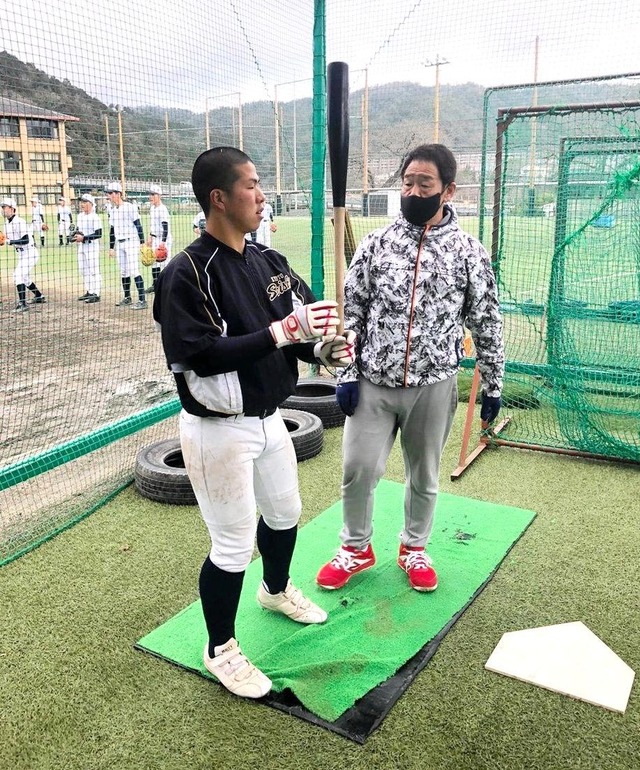 元カープ正田、アマゾン派遣社員×高校野球指導者の二刀流