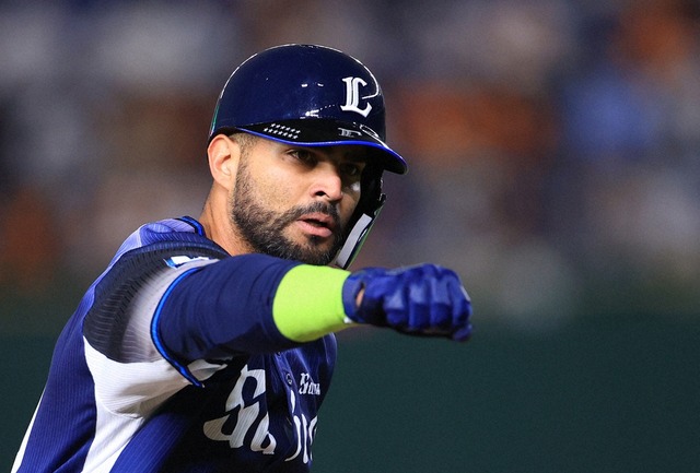 メヒア電撃退団