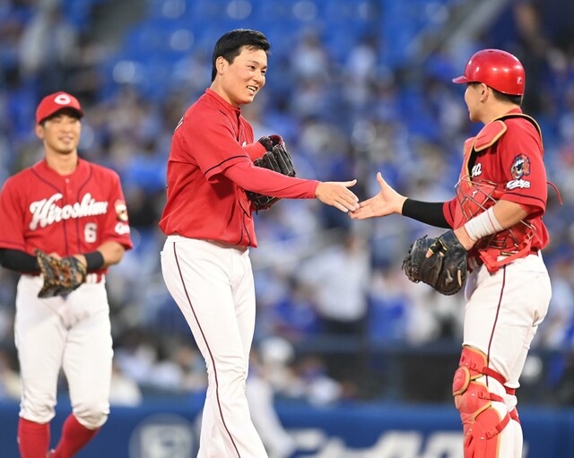 カープ栗林25セーブ到達永川投手コーチに並ぶ