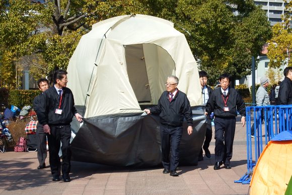 カープテント村撤去