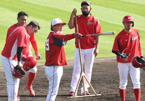広島カープバント河田ヘッドコーチ采配