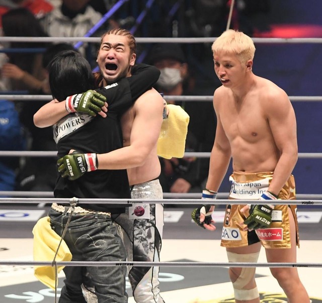 シバターが久保優太に勝利