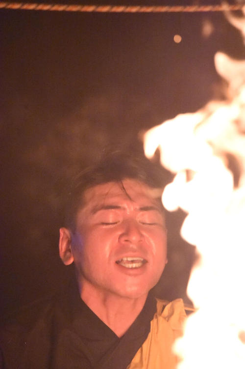 カープ會澤翼、護摩行 (1)