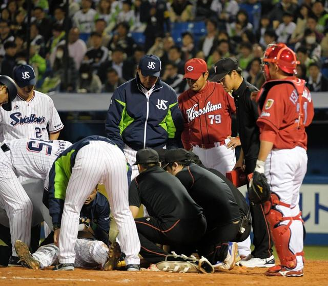 今村川端頭部死球
