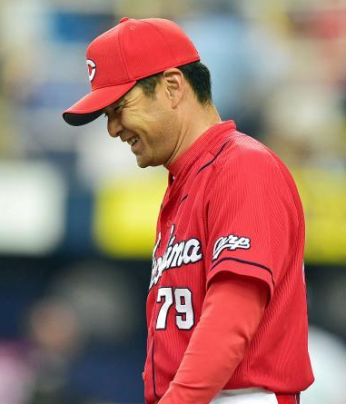 緒方監督ニコニコ