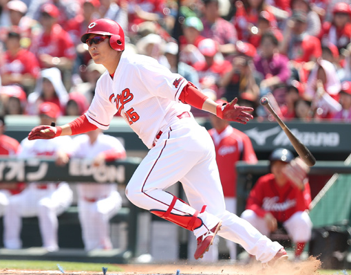 新井打点王ゴメスに追いつく