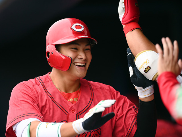 カープ田村俊介オープン戦1号ホームラン