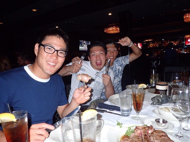 鈴木誠也_西川龍馬_優勝旅行_食事
