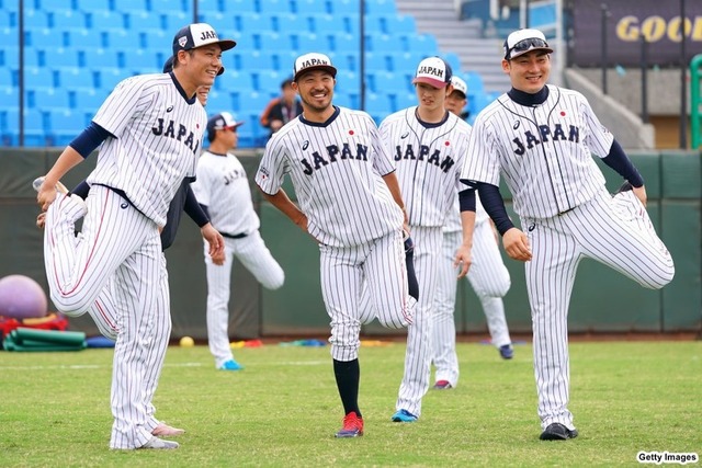 サカキクコン鈴木誠也_丸7番センター