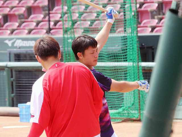 堂林翔太西川龍馬打撃フォーム改造