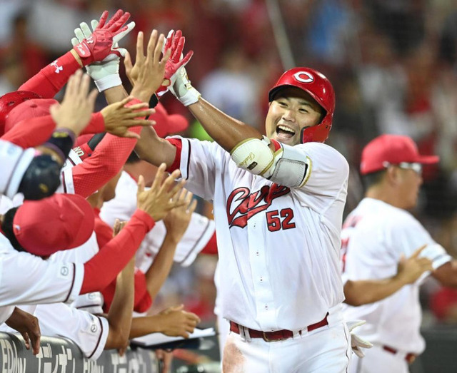 カープ9連勝！末包逆転3ラン＆4打点！坂倉9号！森3勝目！栗林危険球退場も中崎村上斬り！矢崎20S到達！【広島5-3ヤクルト/試合結果】
