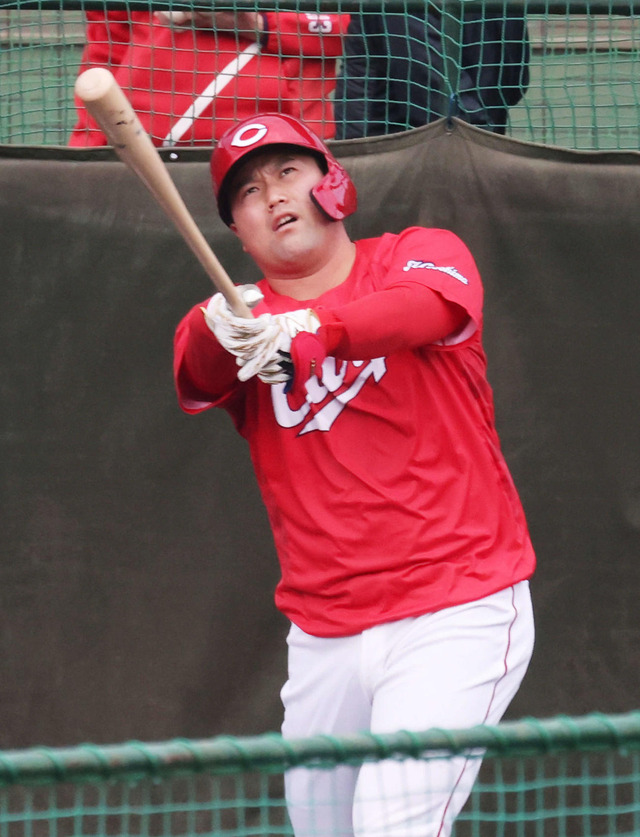 カープドラ6末包、フリー打撃で柵越え16本