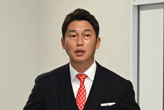 カープ新井監督、護摩行の継続を宣言