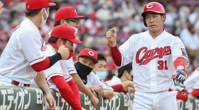 カープ坂倉、中日柳から2号ホームラン