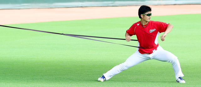 カープ岡田チューブトレーニング