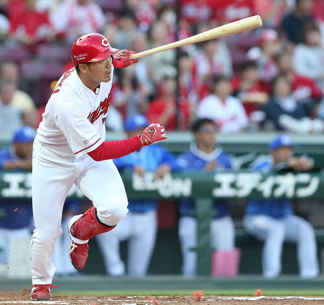 鈴木誠也_安部友裕ジャクソンペーニャ励ます