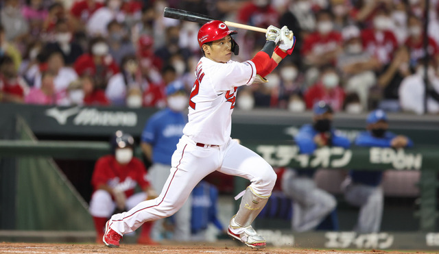 中村奨成の今季初スタメンマスクが起爆剤