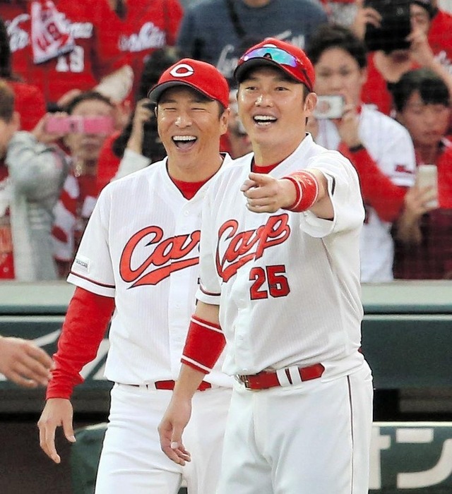 黒田博樹_新井貴浩_笑顔