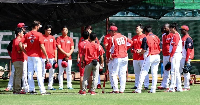 カープCS総力戦野村床田九里ブルペン入り