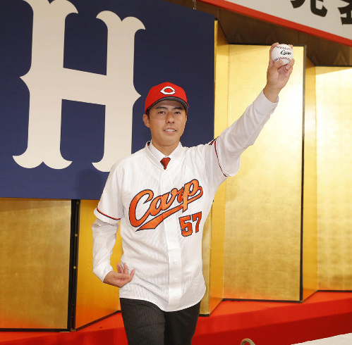 ドラ7オスカル_入団会見