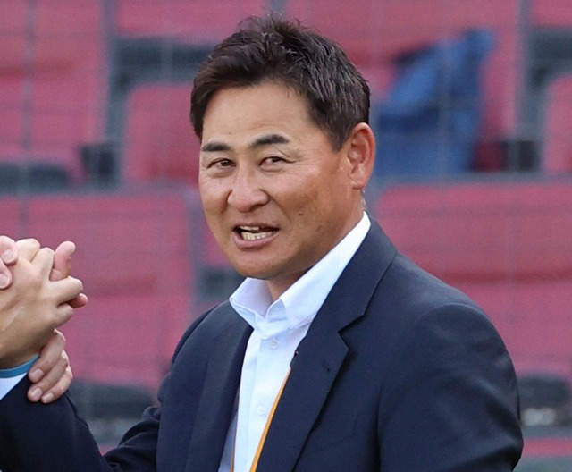 【悲報】カープ前田智徳、息子にメールを無視される