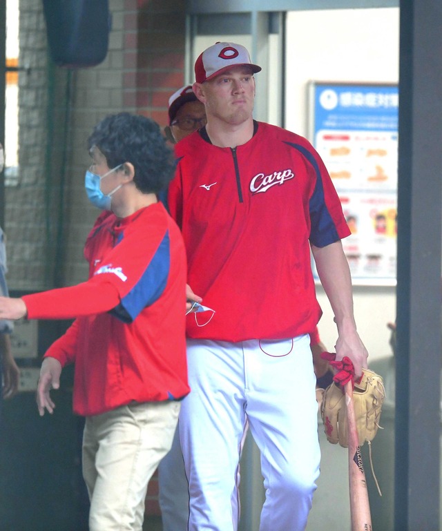 カープクロンに佐々岡監督が指令「聞く耳を持って」