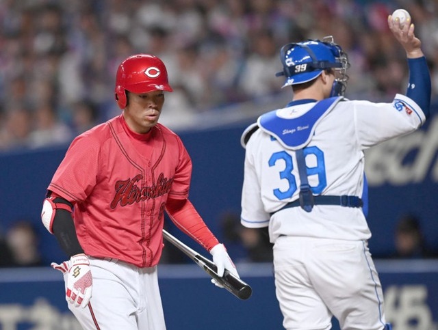 カープ秋山翔吾が『右ふくらはぎの怪我』で離脱。新井監督「無理はさせられない」