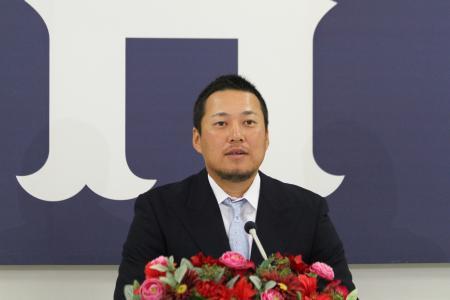 松山竜平契約更改2015_02
