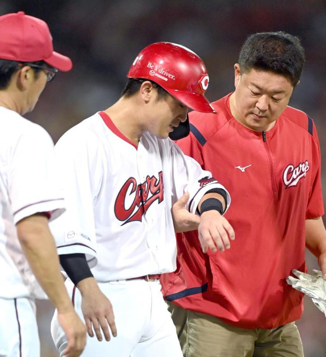 カープ上本、阪神西から死球→大山に謝罪される。セ最多9個目。新井監督「箇所が箇所なので心配」