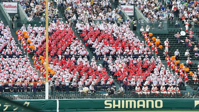 「なんで野球部の応援のために吹奏楽部が客席で応援するの？」教員の高校野球に対するツイートが波紋